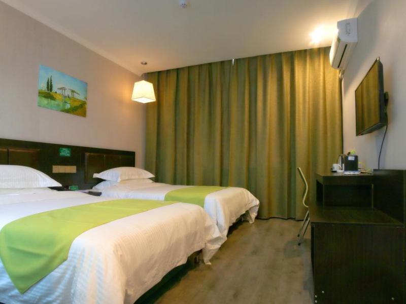 Greentree Wulumuqi Airport Hotel Urumczi Zewnętrze zdjęcie