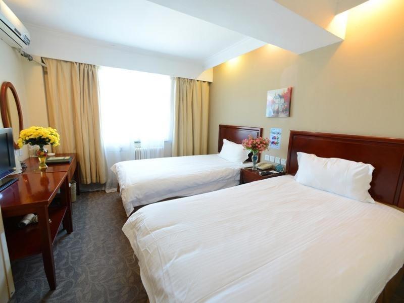 Greentree Wulumuqi Airport Hotel Urumczi Zewnętrze zdjęcie