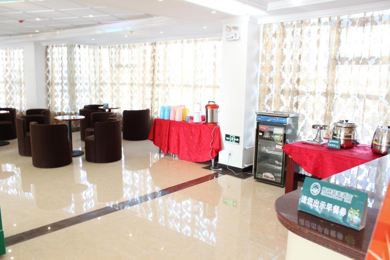 Greentree Wulumuqi Airport Hotel Urumczi Zewnętrze zdjęcie